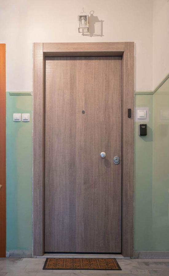 Byt Downtown Flat Larissa Exterior foto